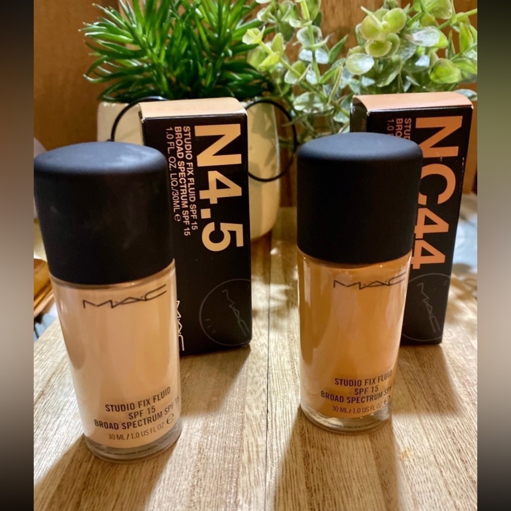 Mac Studio Radiance Foundation MTIPLE SHADES AVAILA…